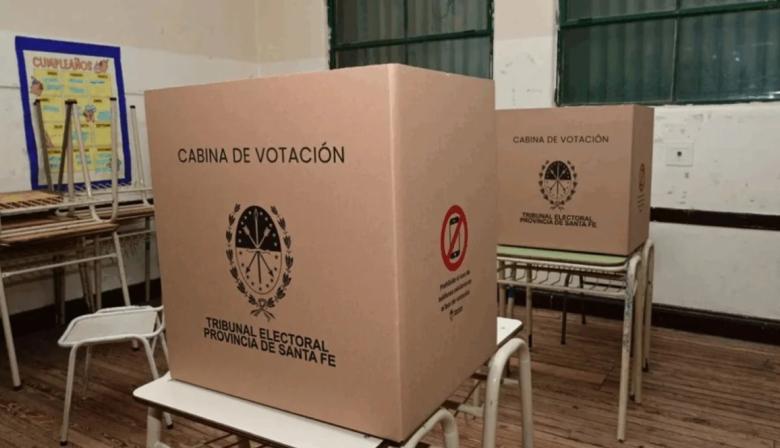 Santa Fe elige intendentes y concejales en una jornada marcada por la boleta única