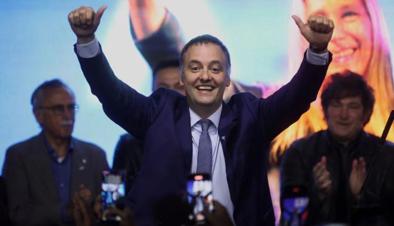 Adorni como jefe de Gabinete: el apoyo de funcionarios claves tras la polémica