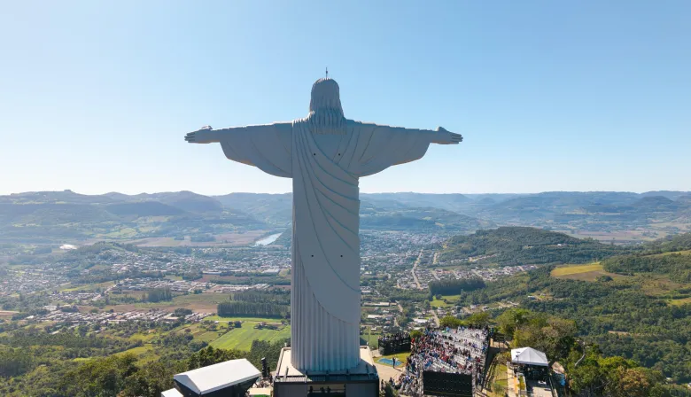 Brasil compite por el cielo con el Cristo católico más alto del mundo
