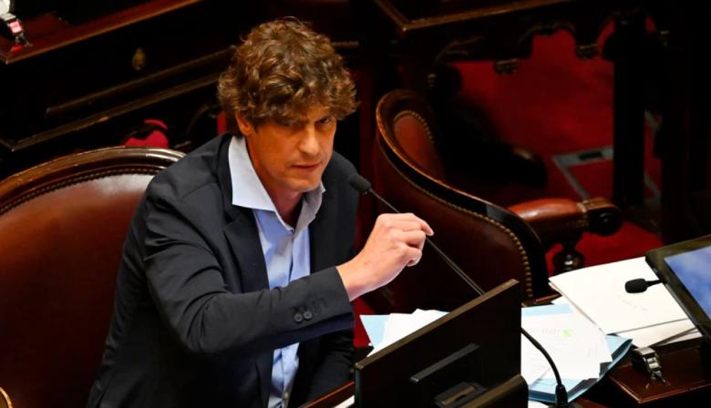 Lousteau y diputados rechazan los agravios libertarios contra Esteban Paulón