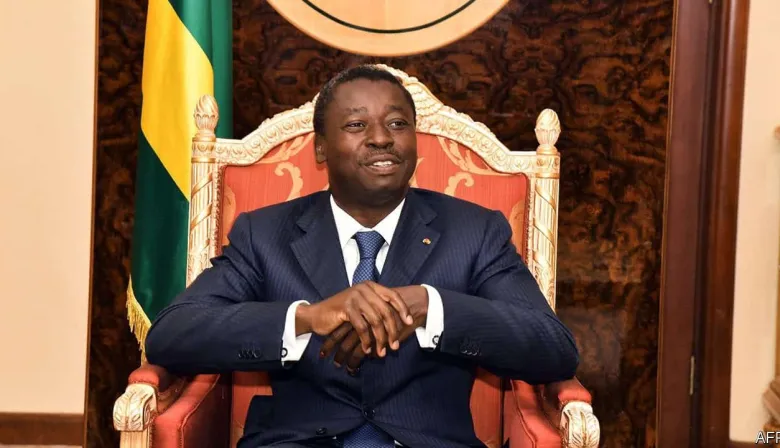 Gnassingbé sin límites: Togo consagra un poder vitalicio bajo fachada parlamentaria