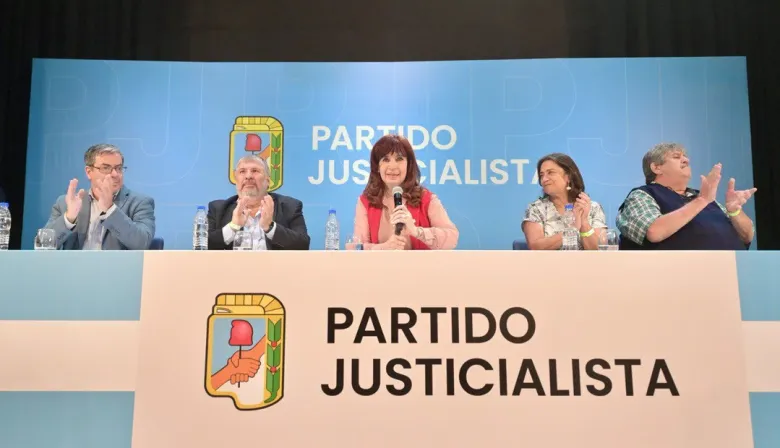 Advierten que el desdoblamiento electoral "le quita fuerza" al peronismo para enfrentar a Milei