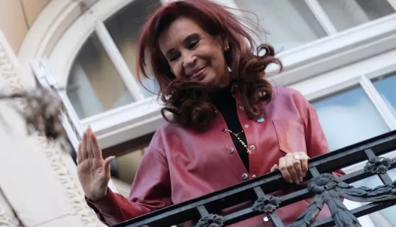 La defensa de Cristina Kirchner celebró la domiciliaria: "Comienza el camino hacia la libertad plena"