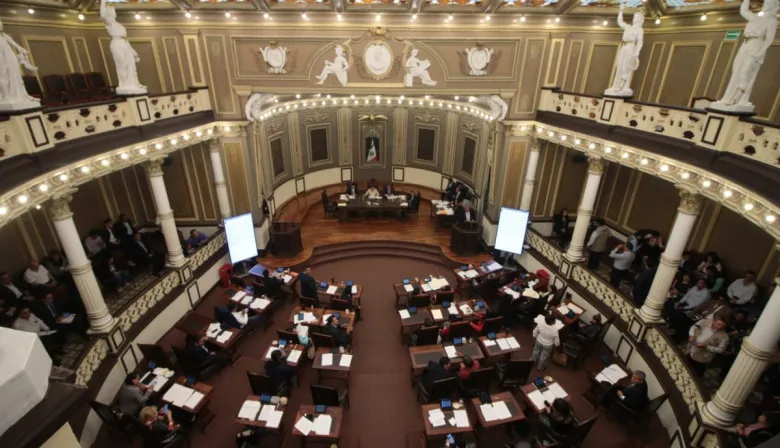 México: Puebla aprueba prisión por insultos en redes y desata alarma entre periodistas