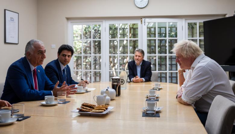 Reza Pahlavi y Boris Johnson se alinean contra el régimen iraní