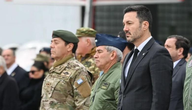 Petri busca descontar 2% del sueldo de militares para cubrir déficit de IOSFA