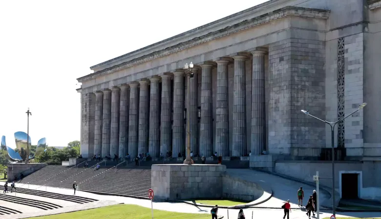 Las universidades sin aires acondicionados, gas ni ascensores por el veto de Milei