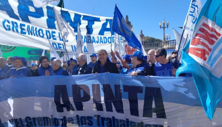 Tras la presión judicial y legislativa, Milei frenó la reestructuración del INTA