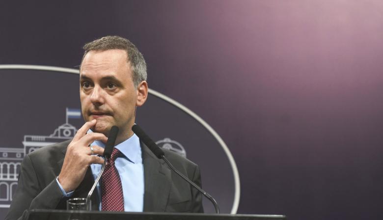 Adorni sin autocrítica, define como “un horror” la votación del Congreso