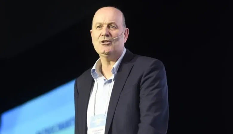 Sturzenegger criticó a los empresarios por no flexibilizar el empleo