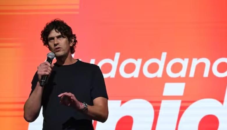 Lousteau se queda con la banca en CABA