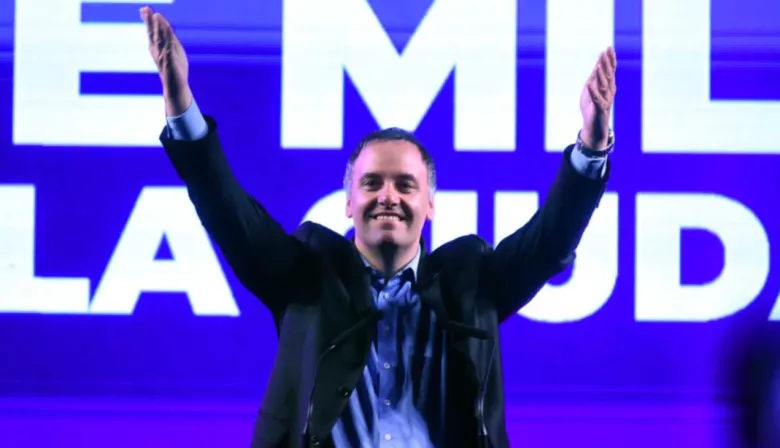 Manuel Adorni negó la denuncia por "supuestos pagos" en su cierre de campaña