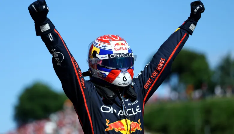 Max Verstappen resistió a los McLaren y ganó en Emilia-Romaña