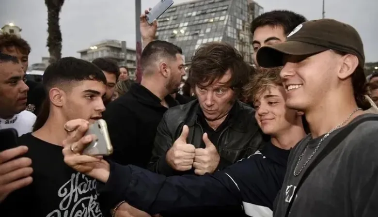 Jóvenes, varones y 'Mabeles': el otro triángulo de hierro de La Libertad Avanza