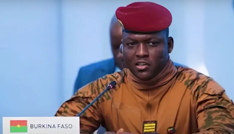 Burkina Faso prohíbe la difusión de pornografía y contenido LGTB en los medios