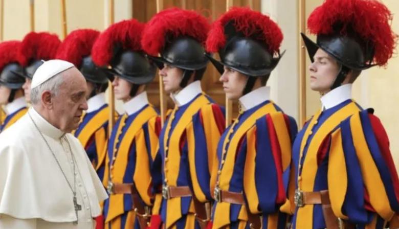 Guardia Suiza Pontificia: historia, secretos y el ejército más pequeño -y legendario- del mundo