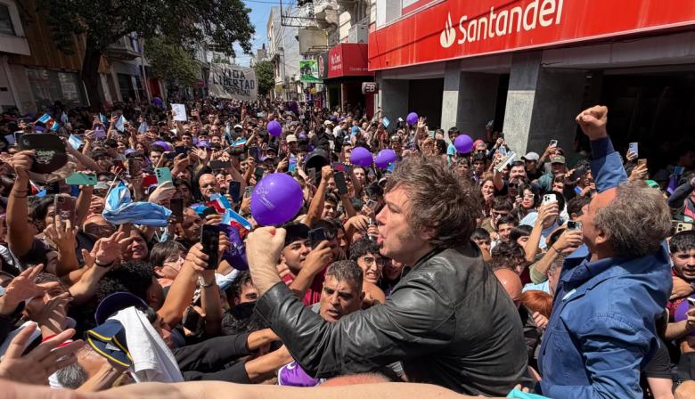 Milei sale a la ruta para blindar su voto en los últimos días