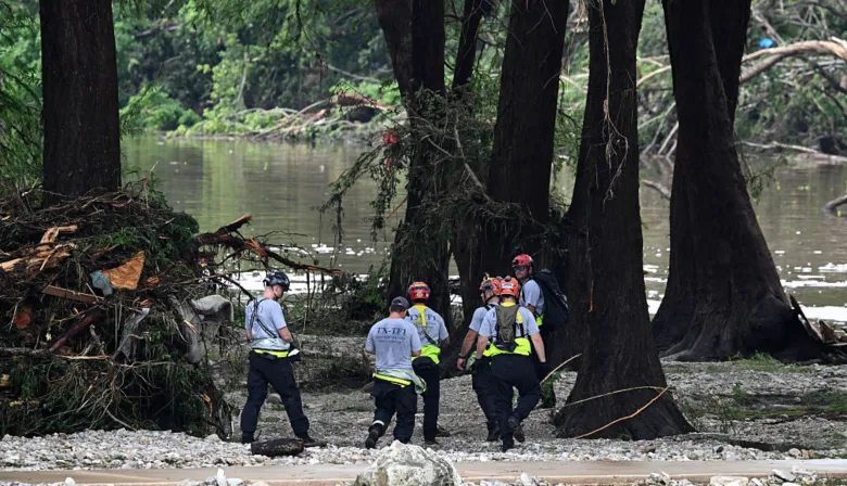 Texas llora más de 75 muertos por inundaciones mientras Donald Trump prepara visita