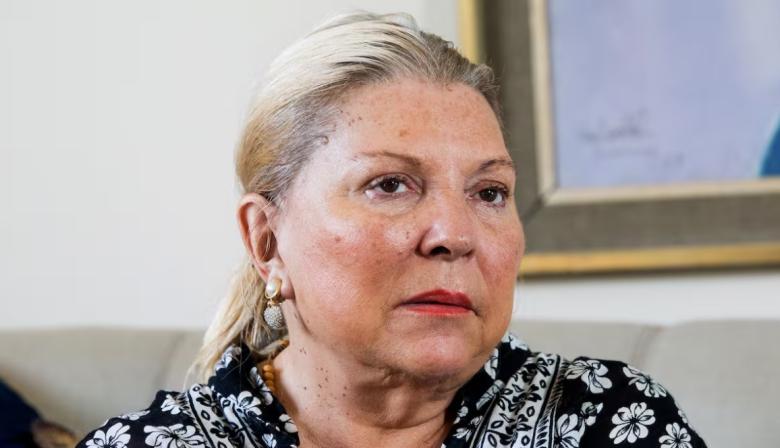 Elisa Carrió lanzó una dura advertencia a Luis Caputo por la crisis en el Hospital Garrahan