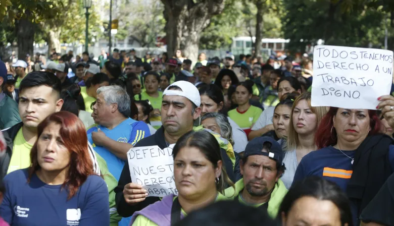 Quieren trabajar pero el Estado no los deja: historia de los cartoneros de Capital Federal