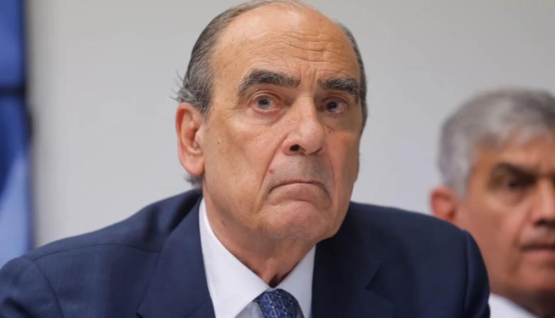 Francos gana tiempo en el Gabinete, pero Milei evalúa nombres para reemplazarlo