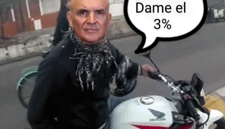 Espert huyó en moto en medio del ataque y estallaron los memes