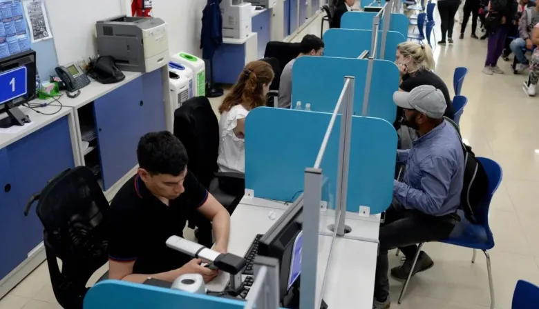 El Gobierno eliminó por decreto el feriado del Día del Empleado Público