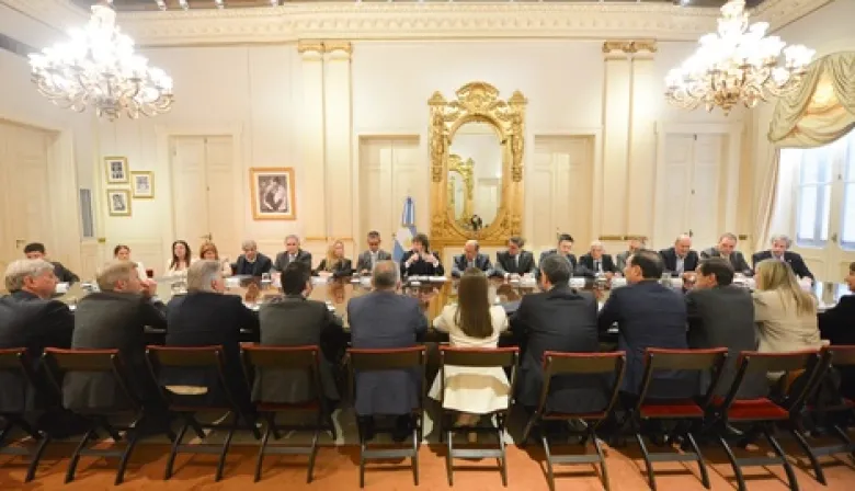 Milei reunió a 20 gobernadores y la Casa Rosada aseguró que “la voluntad es trabajar con todos”