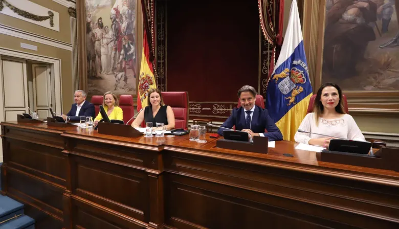 España: Ana Oramas y el aire acondicionado agitan el Parlamento de Canarias