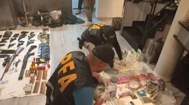 Cae un productor de drogas en La Matanza con un arsenal de armas de guerra