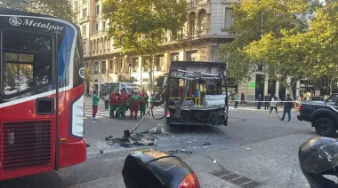 Un violento choque de colectivos en Congreso dejó un saldo de 25 heridos