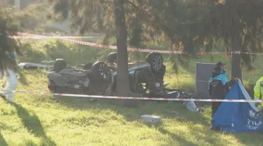 Tragedia en la Panamericana: cinco jóvenes muertos y un herido grave tras un vuelco