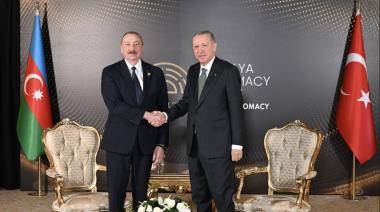 Ilham Aliyev consolida la influencia de Azerbaiyán en el mundo