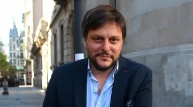 Leandro Santoro exige un aporte extraordinario a cerealeras tras la quita de retenciones