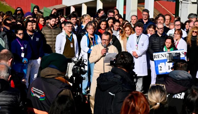 Hospital en alerta: médicos advierten por renuncias y silencio oficial