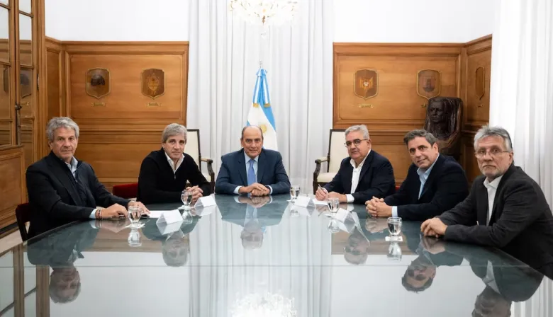Dólares debajo del colchón: El Gobierno ajusta el proyecto y confía en el respaldo de los gobernadores