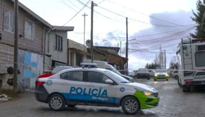Detienen a un policía por el presunto femicidio de su pareja en Bariloche