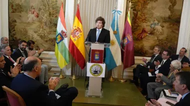 Milei fue premiado en España e infló el pecho por la baja de la inflación y la pobreza