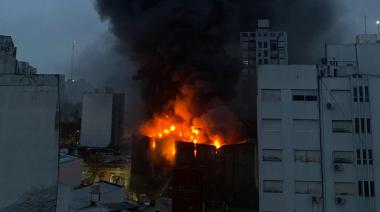 Incendio en depósito clausurado reaviva críticas a la inacción judicial