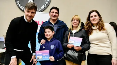 Marinucci y Ghi entregaron más de 400 Pases Libres a vecinos de Morón