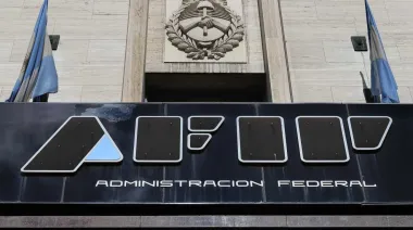 Caputo celebró el aumento de la recaudación de julio
