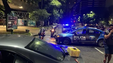 Persecución y choque en Belgrano: el conductor tenía cocaína en el auto y quedó detenido