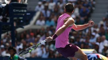 Alcaraz volvió a hacer historia y se metió entre los ocho mejores del US Open