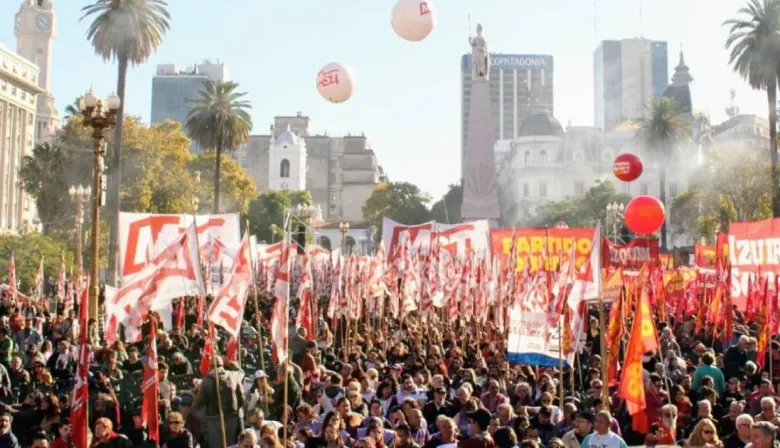 El Frente de Izquierda Unidad busca consolidar apoyo antes de las elecciones bonaerenses