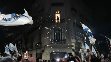 Cristina Kirchner celebró el triunfo bonaerense y apuntó a Milei: “Salí de la burbuja, hermano”