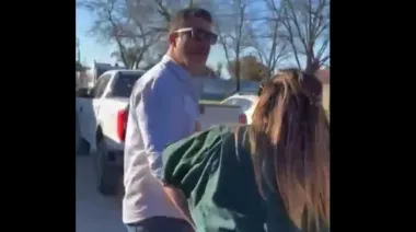 El intendente Raitelli y un concejal se agarraron a piñas en plena interna peronista