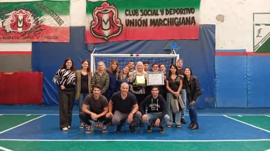 La Ciudad entregó desfibriladores a clubes barriales y refuerza la capacitación en RCP