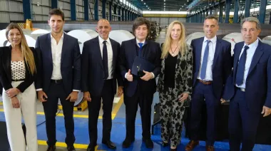 Milei se mostró con intendentes del PRO díscolos y detalló las próximas reformas
