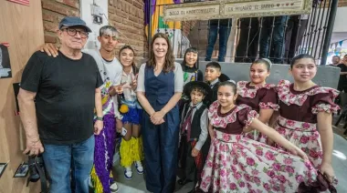 Maestro del Pueblo: Silvio Rodríguez fue homenajeado con el pañuelo de Abuelas
