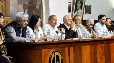 La CGT cerró filas con Taiana y llamó a “reventar las urnas” por Fuerza Patria